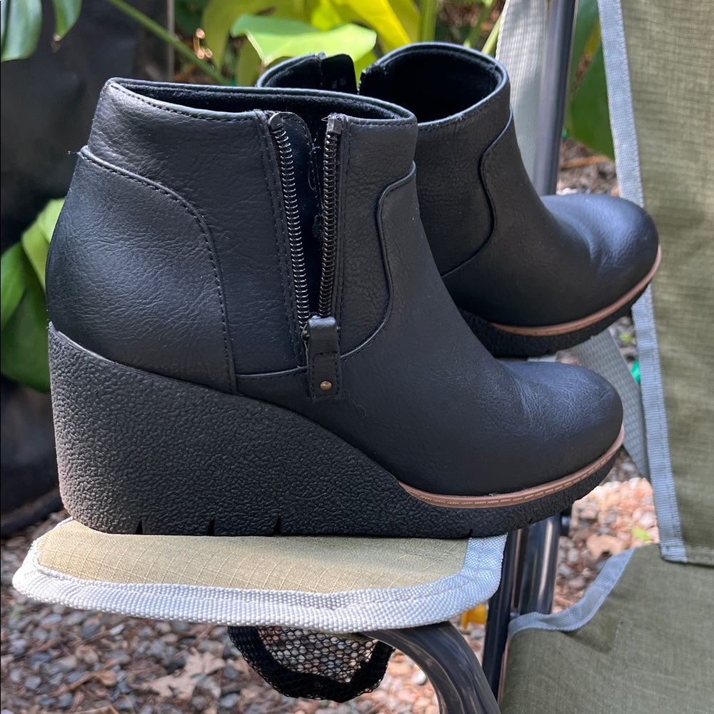 Dr. Scholl's Black Wedge Ankle Boots